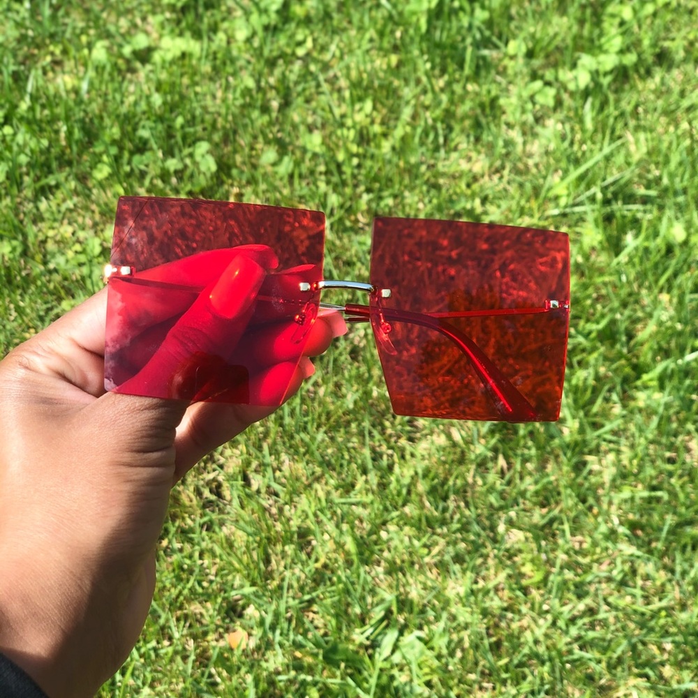 FOLLOW MY NEW BUSINESS!!!!!